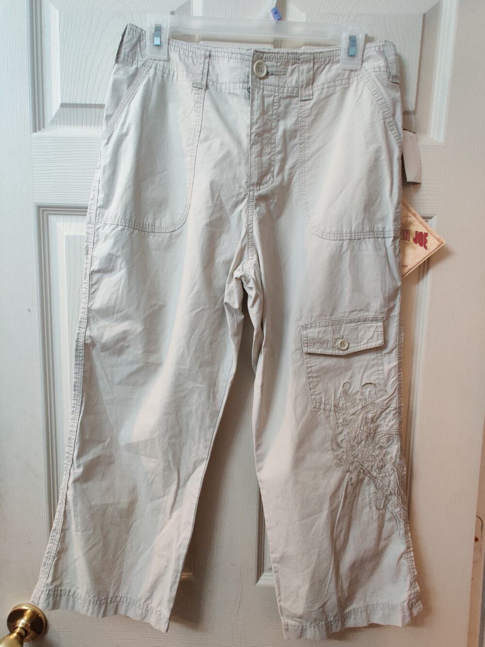 Caribbean Joe Capri Khaki Pants Women's Size 6 Embroidered Design All Cotton NWT